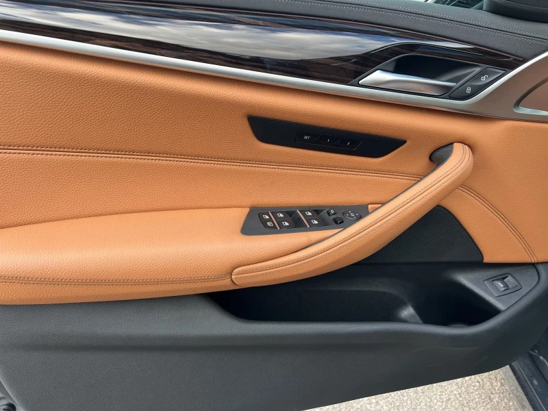 BMW 540 i/LIM./333HP/LUXURY-LINE/LASER/HUD/SOFTCLOSE/752fp, снимка 15 - Автомобили и джипове - 51733326