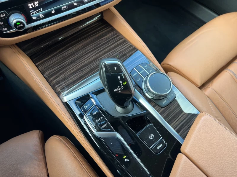 BMW 540 i/LIM./333HP/LUXURY-LINE/LASER/HUD/SOFTCLOSE/752fp, снимка 14 - Автомобили и джипове - 51733326