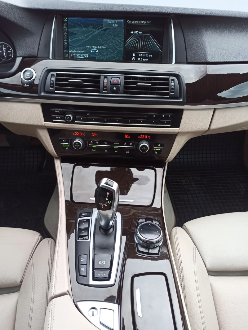 BMW 520 Facelift///Xdrive///Led, снимка 8 - Автомобили и джипове - 52052487