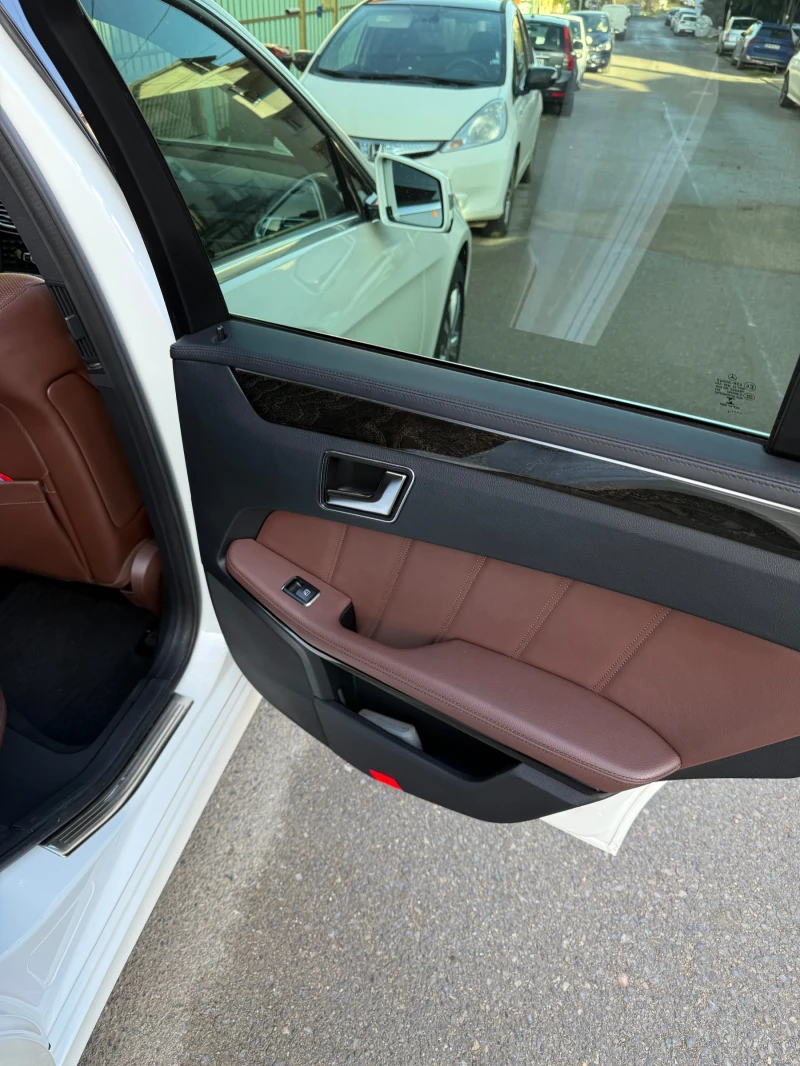 Mercedes-Benz E 250 Мерцедес Е250 четери матик, дистроник, безключов д, снимка 5 - Автомобили и джипове - 52971604