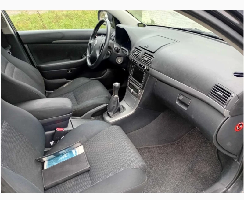Toyota Avensis 2.0 VVTI, снимка 3 - Автомобили и джипове - 53344332