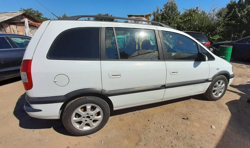 Opel Zafira 2.0 DTL, снимка 2 - Автомобили и джипове - 47403351