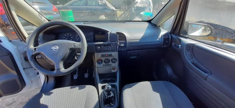 Opel Zafira 2.0 DTL, снимка 13 - Автомобили и джипове - 47080209