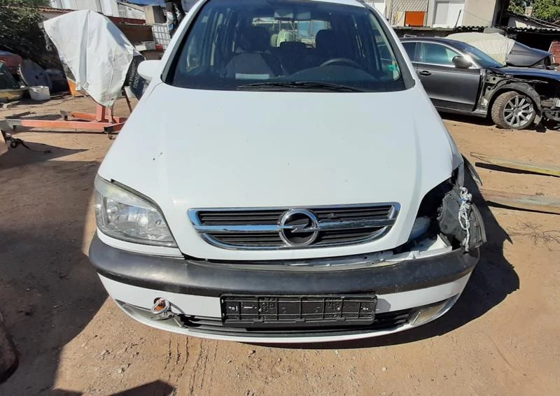 Opel Zafira 2.0 DTL, снимка 4 - Автомобили и джипове - 47403351