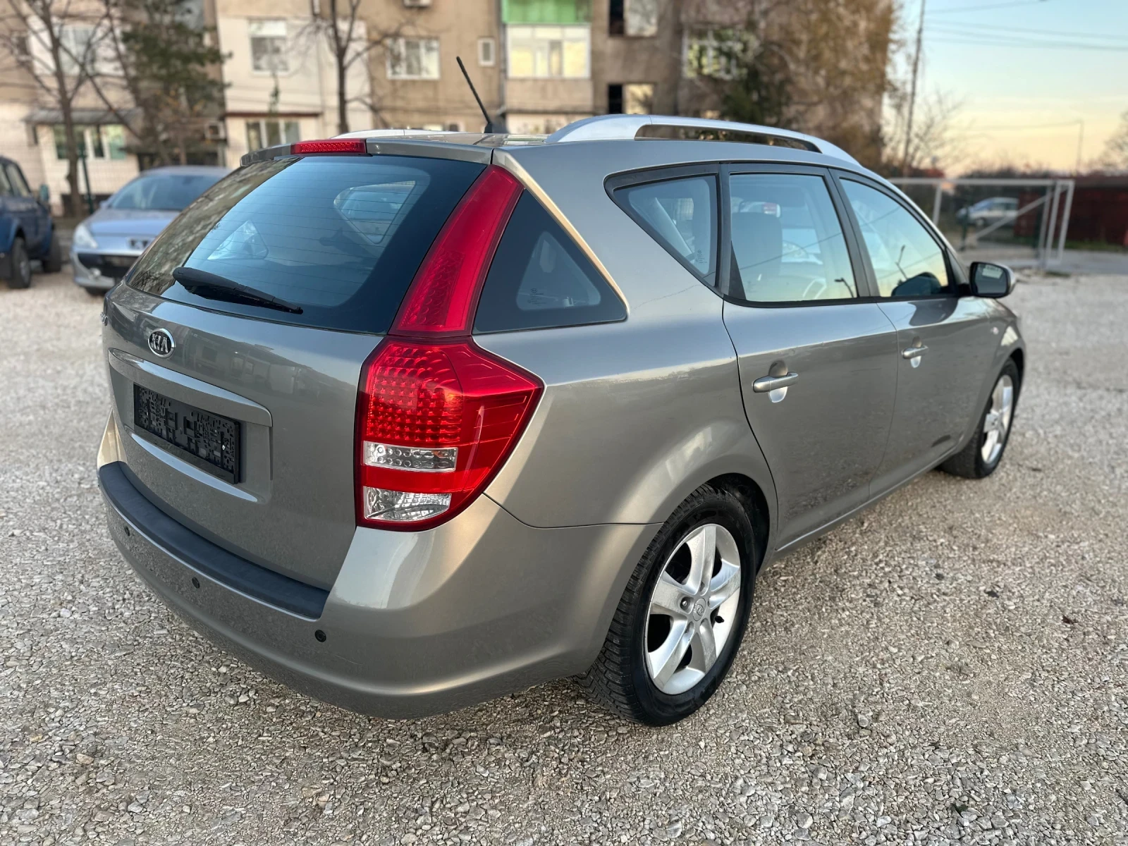 Kia Ceed 1.6FACELIFT//126КС//PRO EDITION//189000km - изображение 5