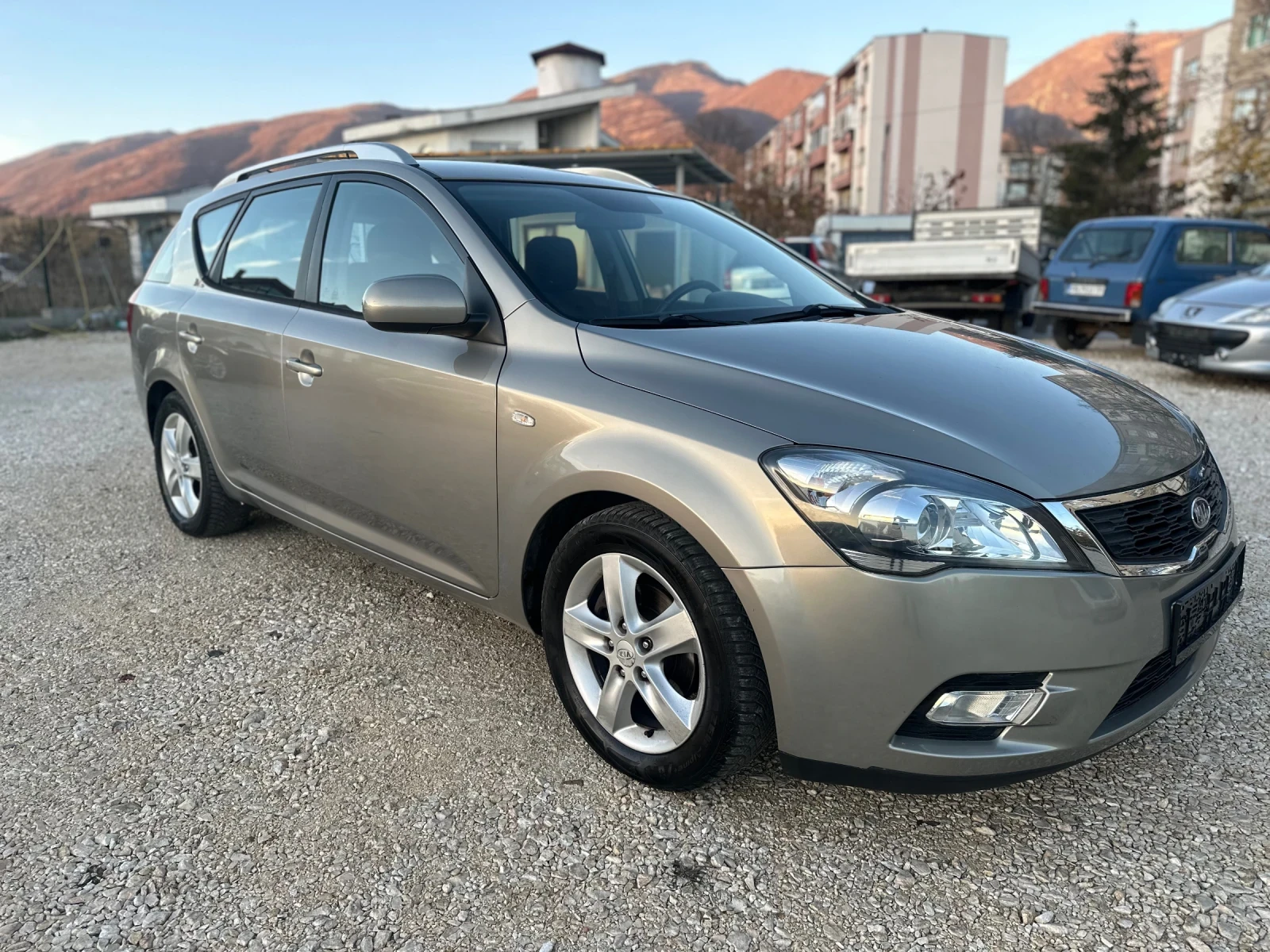 Kia Ceed 1.6FACELIFT//126КС//PRO EDITION//189000km - изображение 7