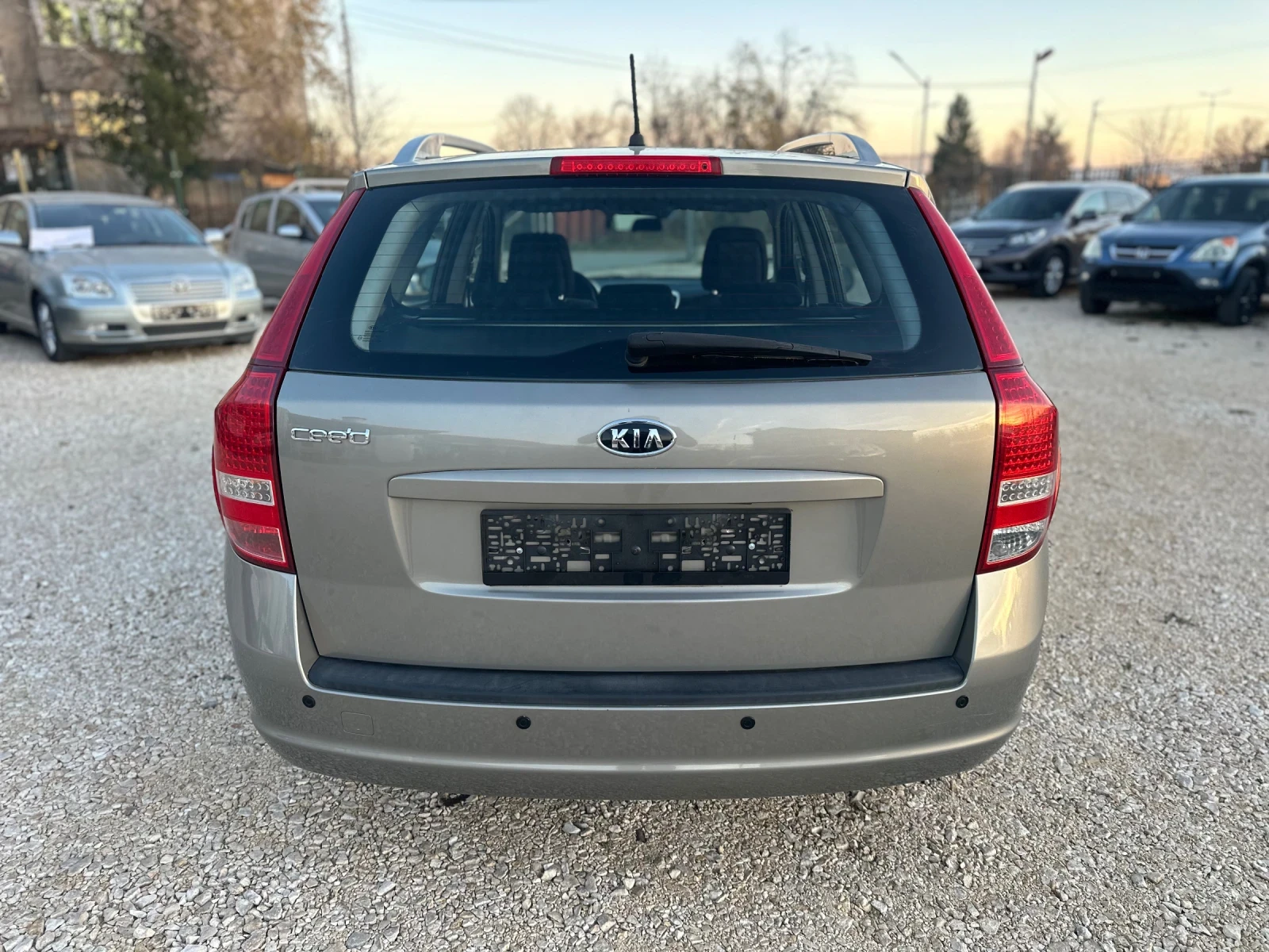 Kia Ceed 1.6FACELIFT//126КС//PRO EDITION//189000km - изображение 4