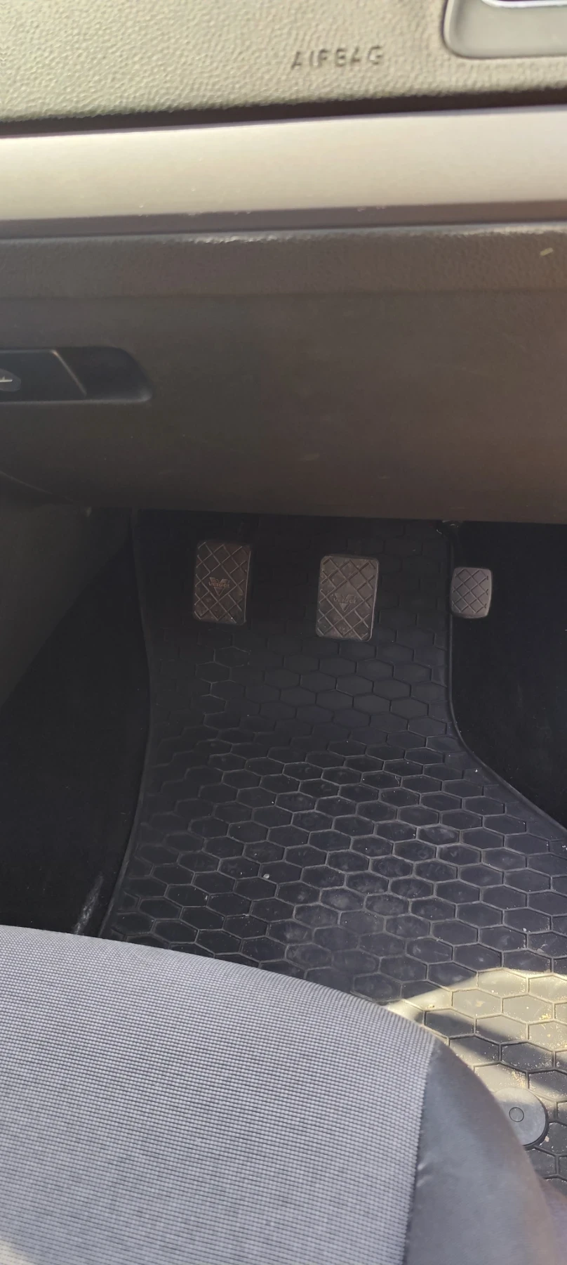 VW Golf 1.6 TDI BLUEMOTION - изображение 10