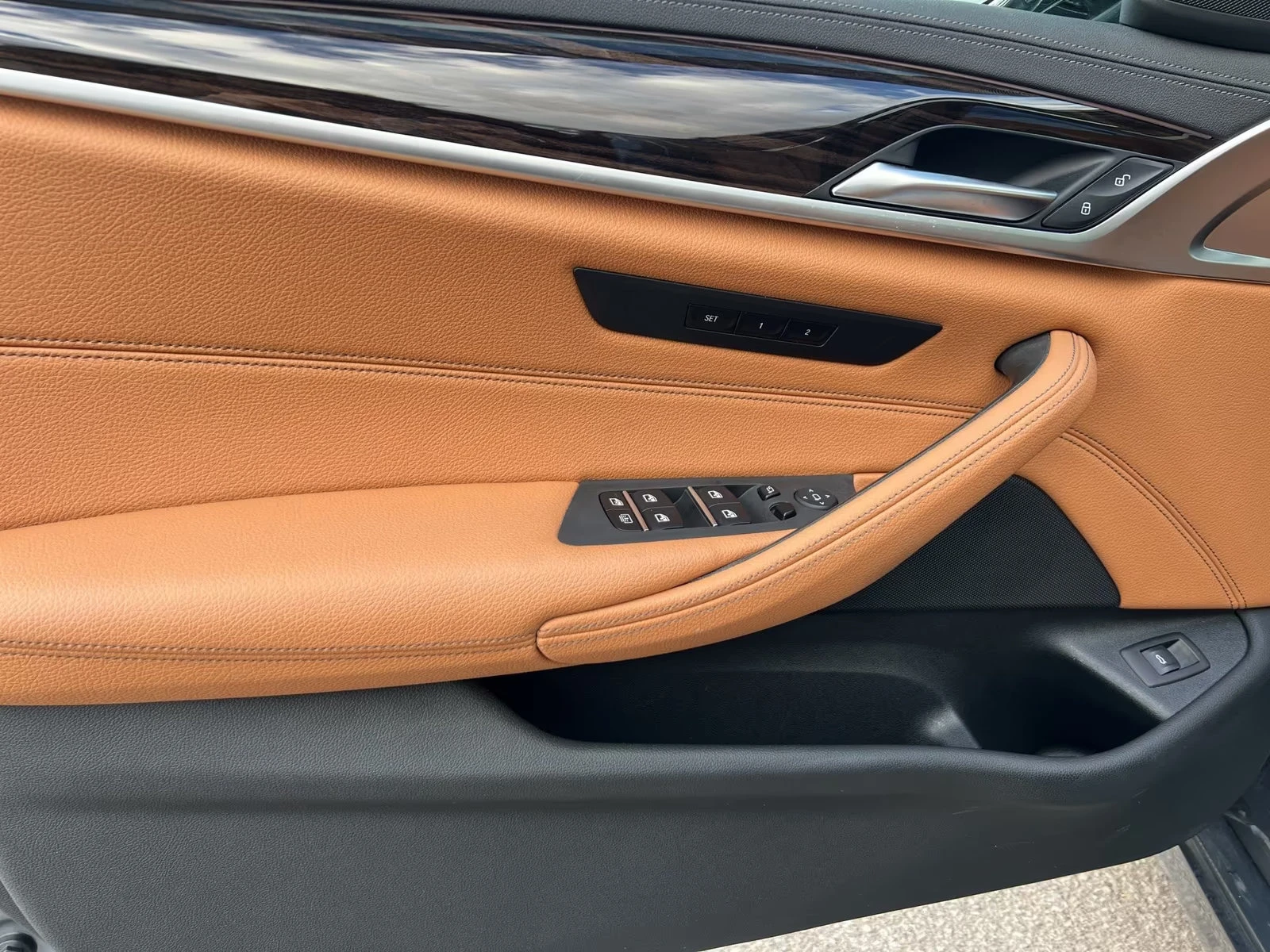 BMW 540 i/LIM./333HP/LUXURY-LINE/LASER/HUD/SOFTCLOSE/752fp | Mobile.bg   15