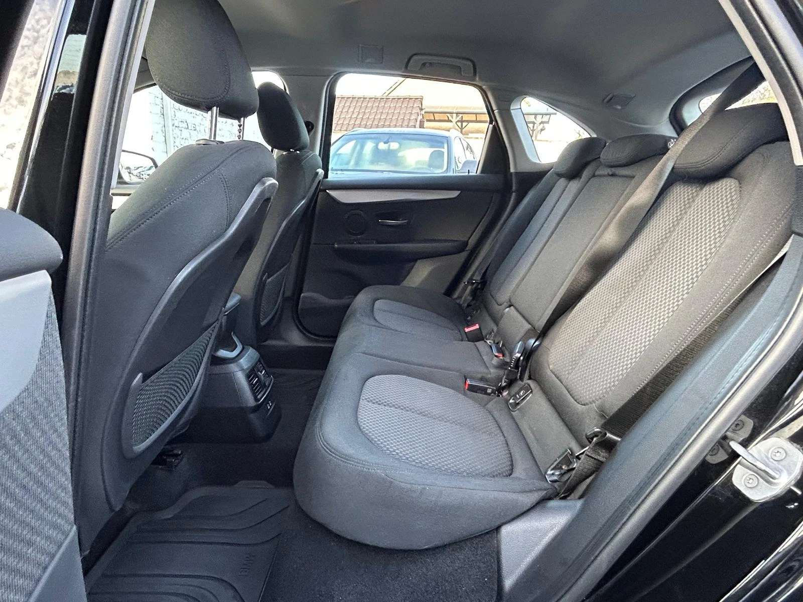 BMW 225 225e Advantage - Хибрид - изображение 8