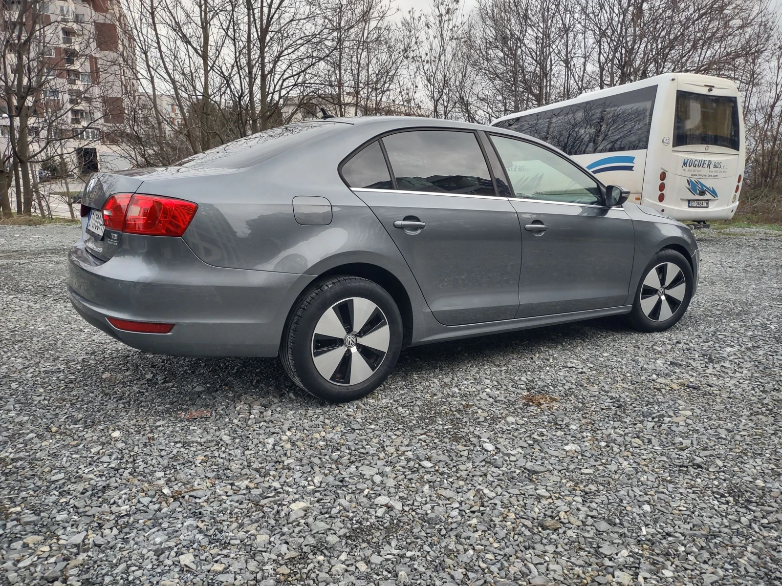 VW Jetta 1.6TDI Bluemotion manual - изображение 6