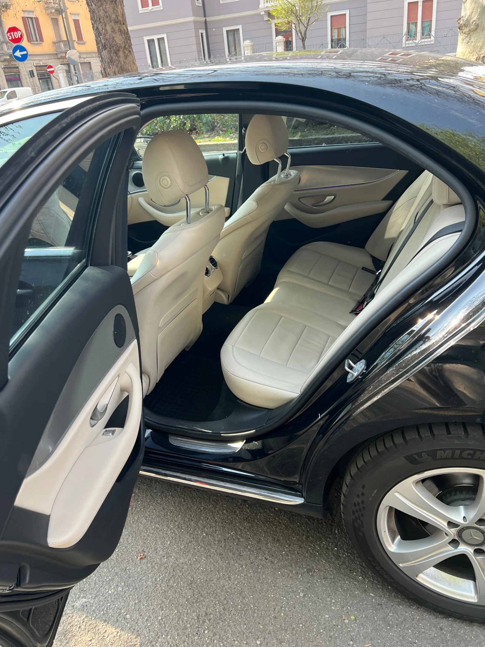 Mercedes-Benz E 220, снимка 6 - Автомобили и джипове - 53963467