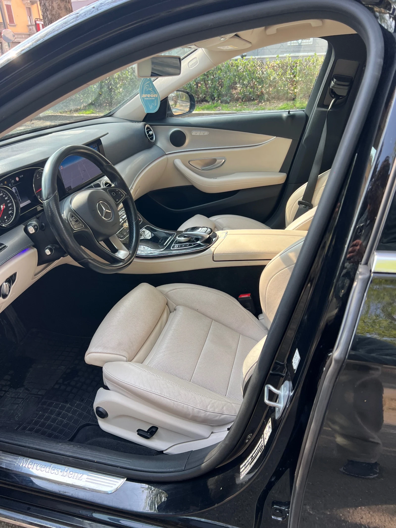 Mercedes-Benz E 220, снимка 9 - Автомобили и джипове - 53963467