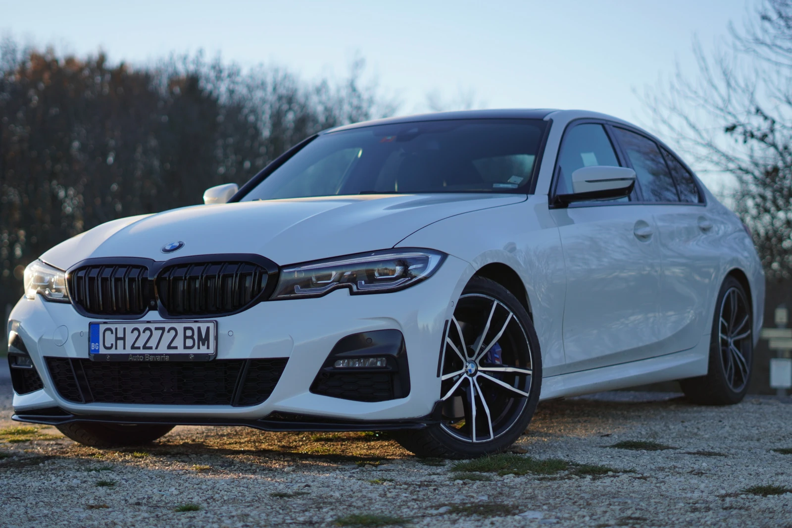 BMW 330 xDrive M-Sport, снимка 3 - Автомобили и джипове - 54094453