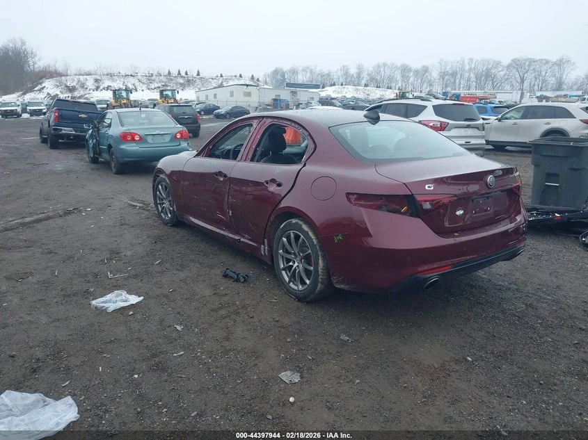 Alfa Romeo Giulia AWD, снимка 3 - Автомобили и джипове - 54185627