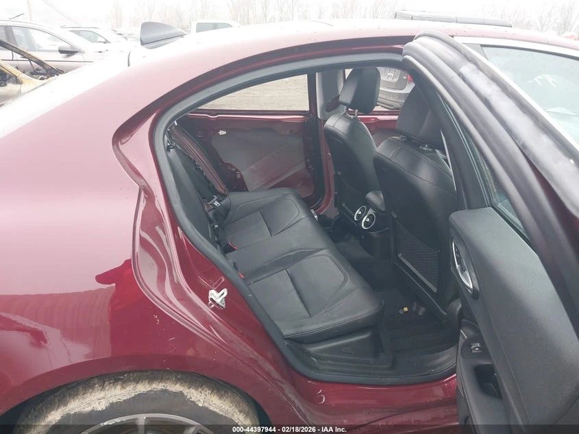 Alfa Romeo Giulia AWD, снимка 8 - Автомобили и джипове - 54185627