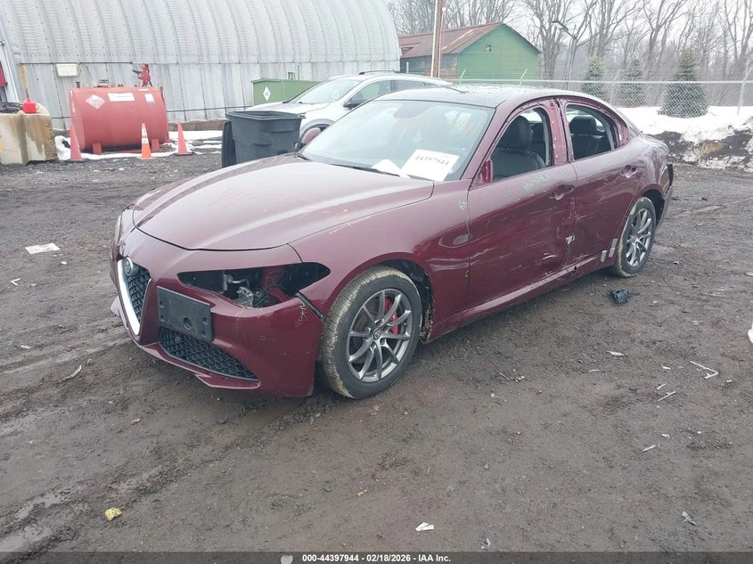 Alfa Romeo Giulia AWD, снимка 2 - Автомобили и джипове - 54185627