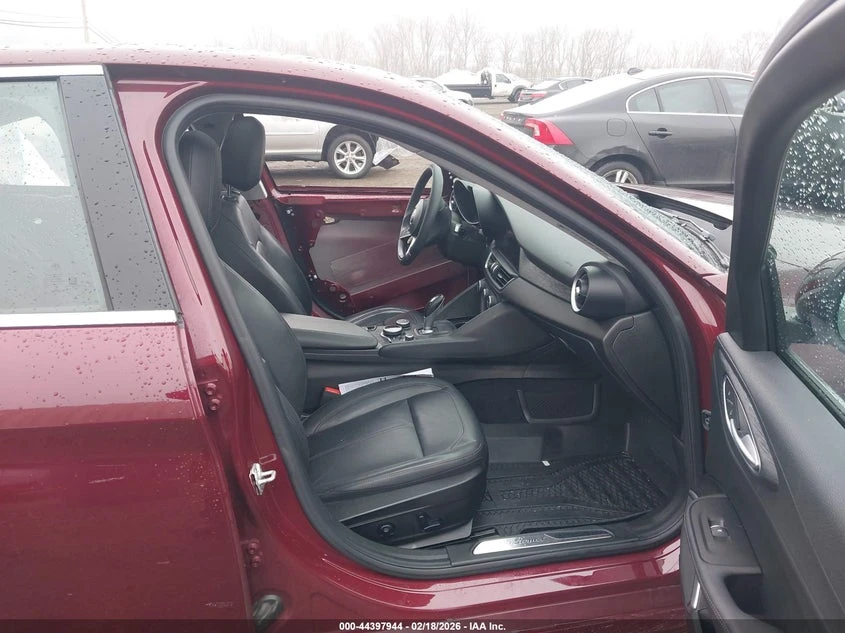 Alfa Romeo Giulia AWD, снимка 5 - Автомобили и джипове - 54185627