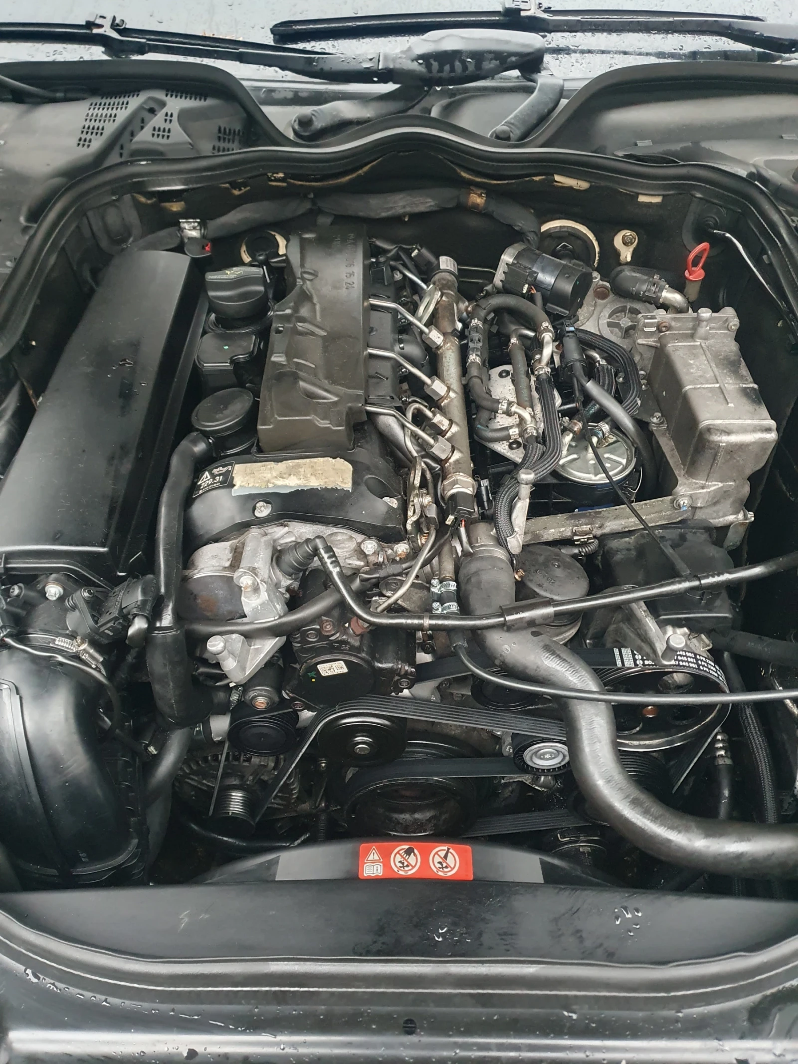 Mercedes-Benz E 220 220 CDI, снимка 13 - Автомобили и джипове - 54314823