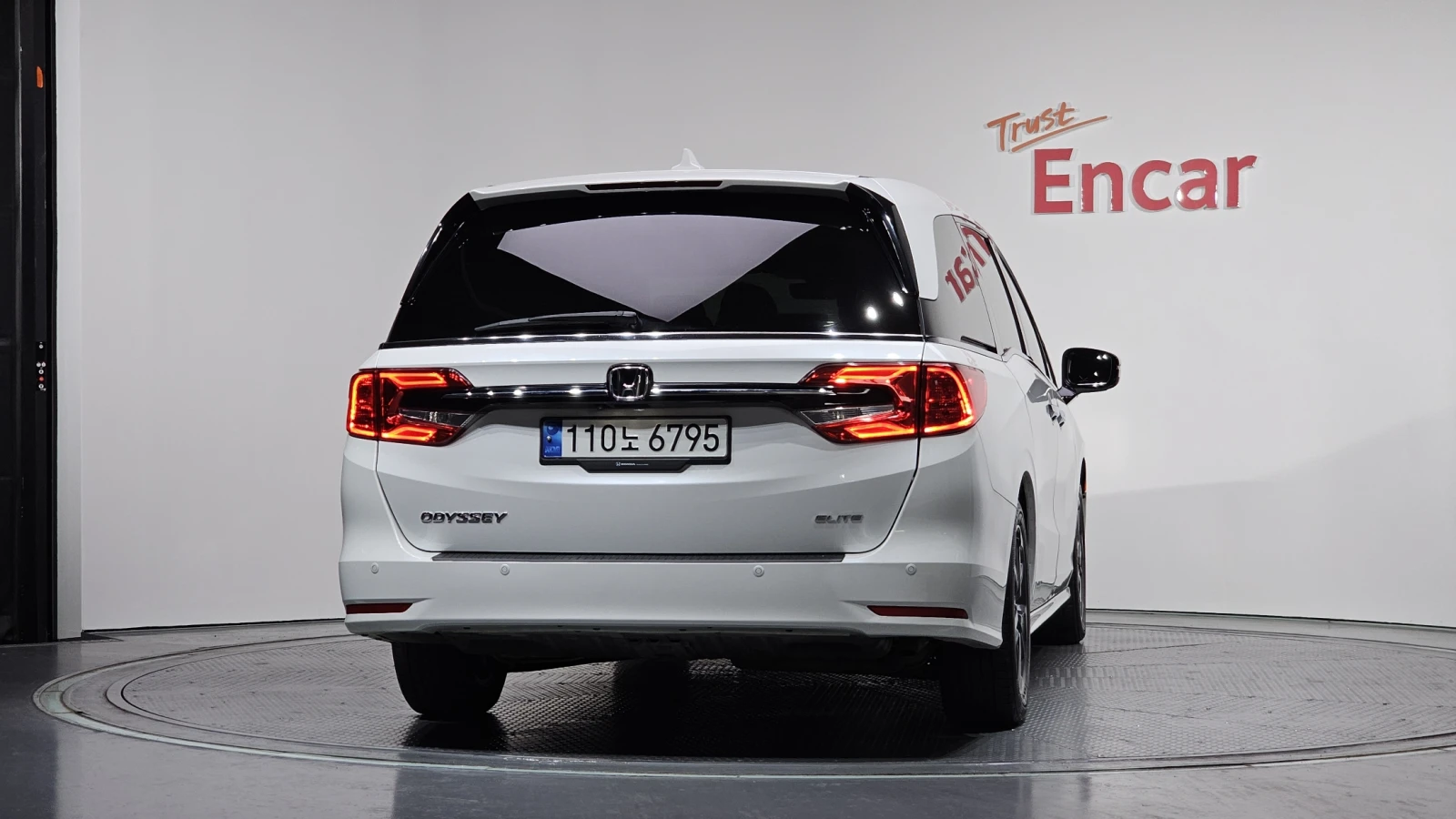 Honda Odyssey ELITE* FULL* ОБДУХ* ЛИЗИНГ, снимка 4 - Автомобили и джипове - 54852781