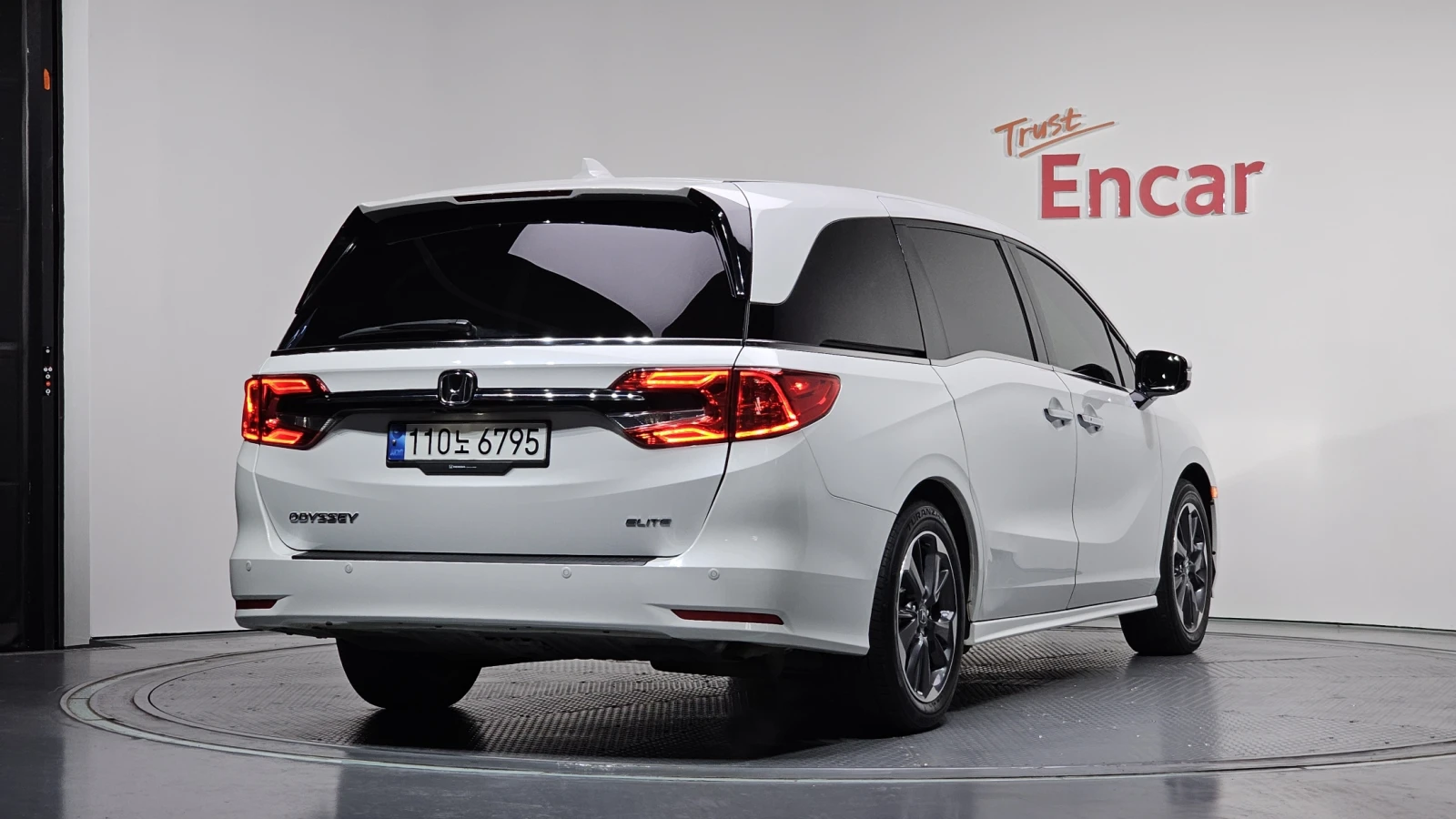 Honda Odyssey ELITE* FULL* ОБДУХ* ЛИЗИНГ, снимка 2 - Автомобили и джипове - 54852781