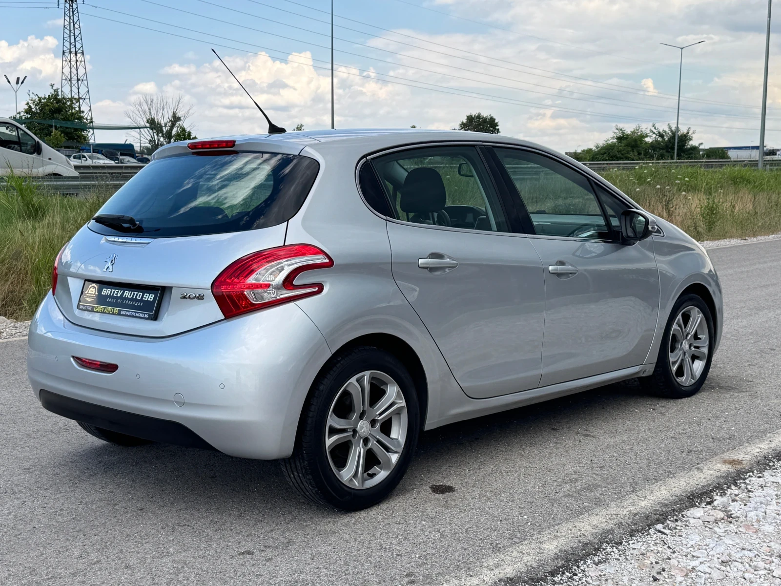 Peugeot 208 1.6, снимка 6 - Автомобили и джипове - 55154592