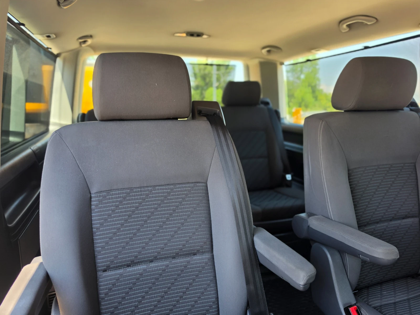 VW Multivan Дълга база , снимка 12 - Автомобили и джипове - 55249250