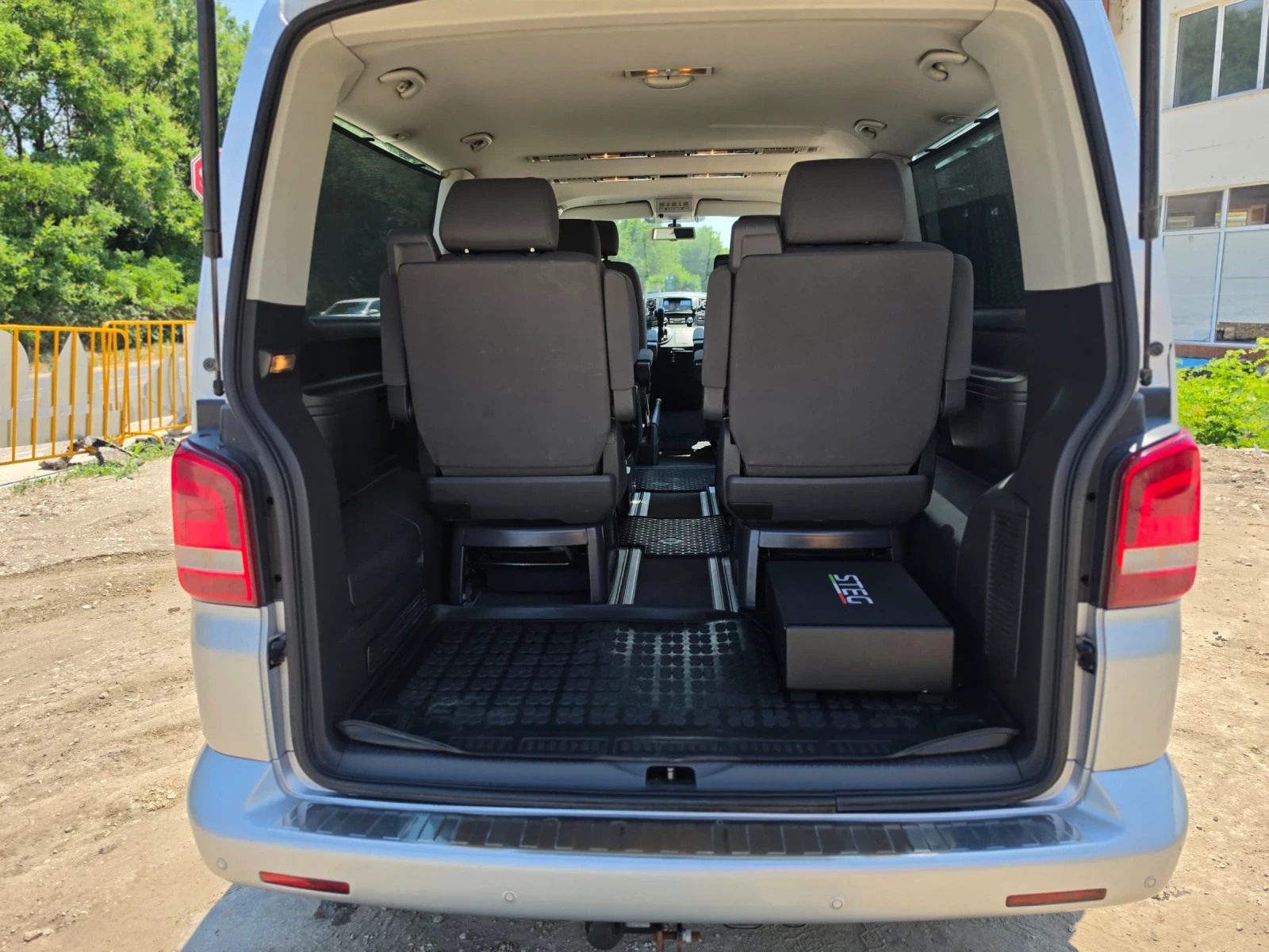 VW Multivan Дълга база , снимка 14 - Автомобили и джипове - 55249250