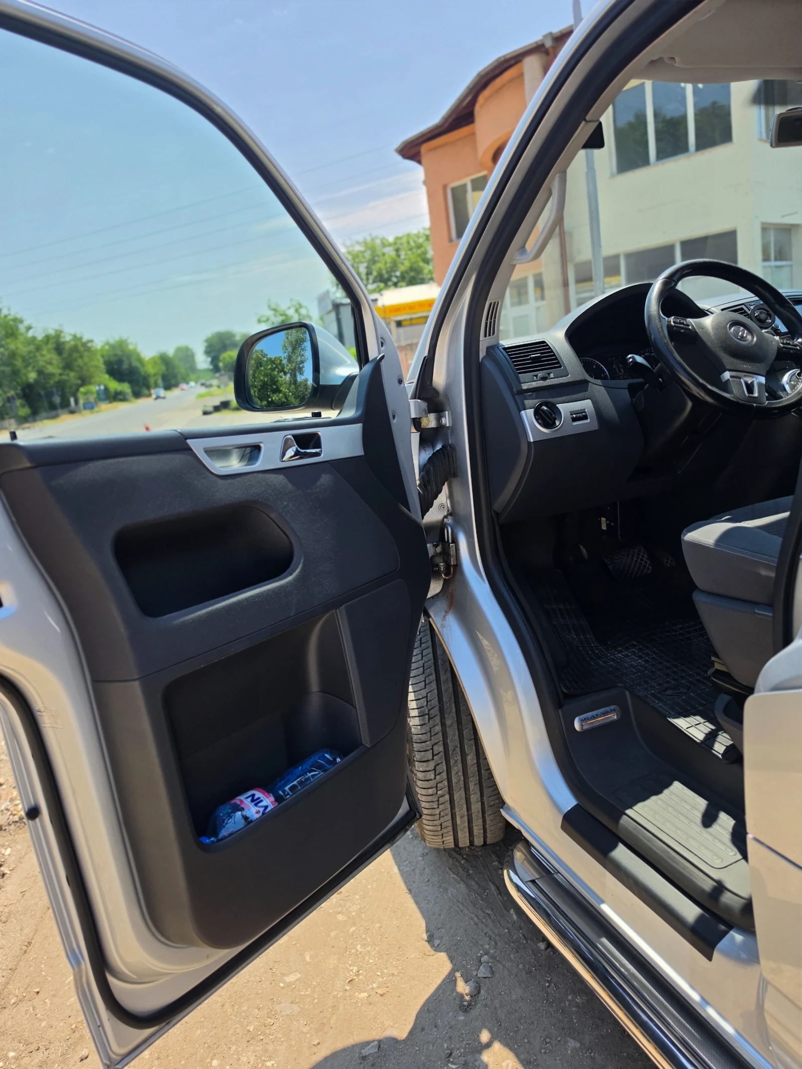 VW Multivan Дълга база , снимка 8 - Автомобили и джипове - 55249250