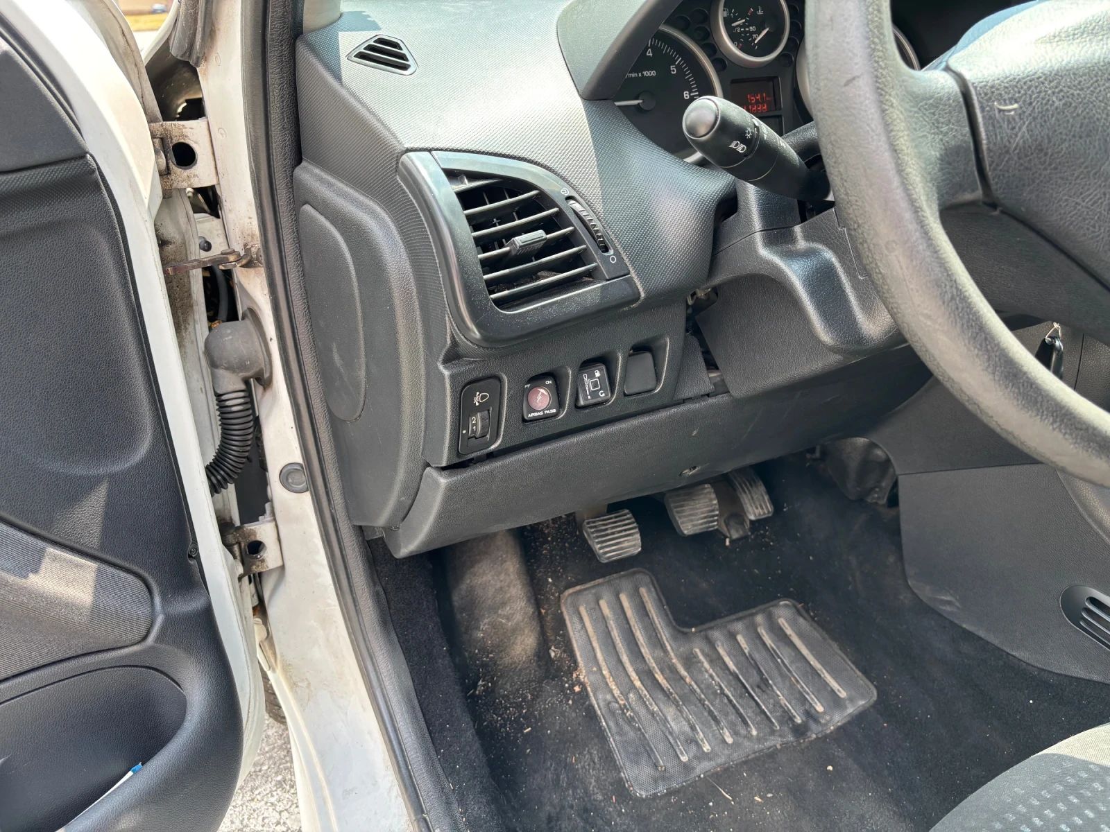 Peugeot 206 PLUS LPG Газ, снимка 9 - Автомобили и джипове - 55609707