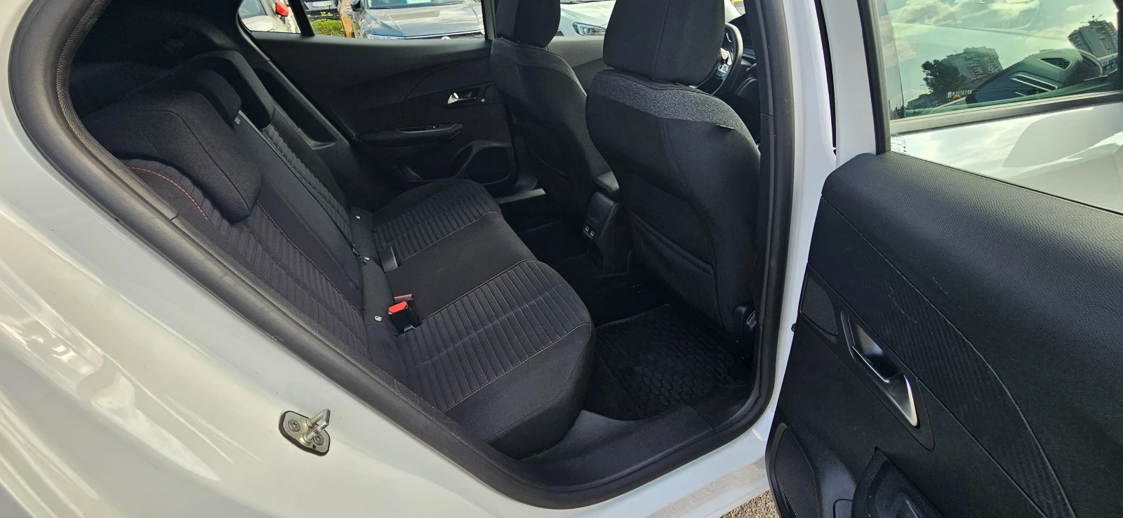 Peugeot 2008 motore elettrico 136 CV Active Pack, снимка 13 - Автомобили и джипове - 55767971