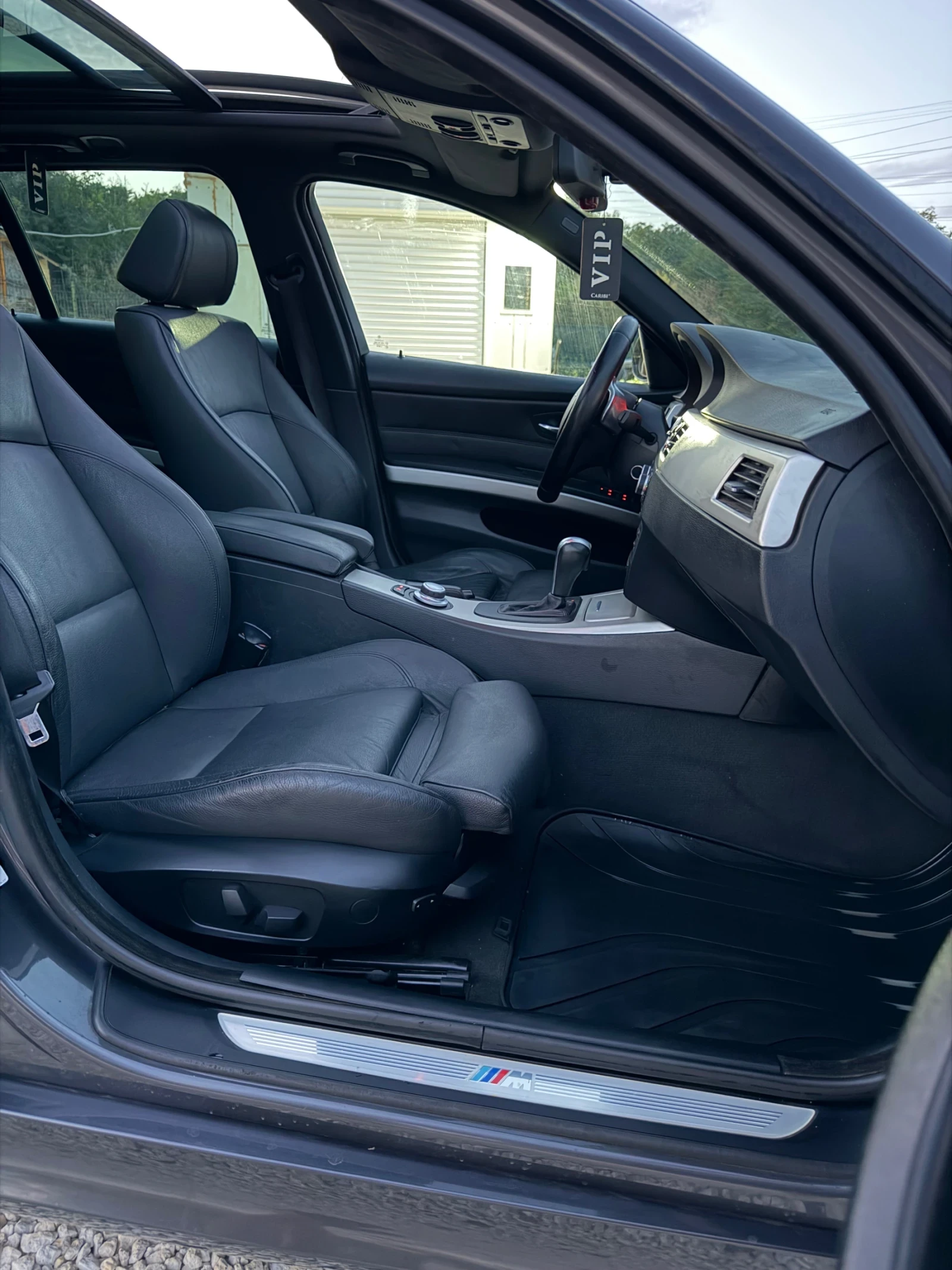 BMW 335 D / M-Packet / PANORAMA, снимка 14 - Автомобили и джипове - 55943747