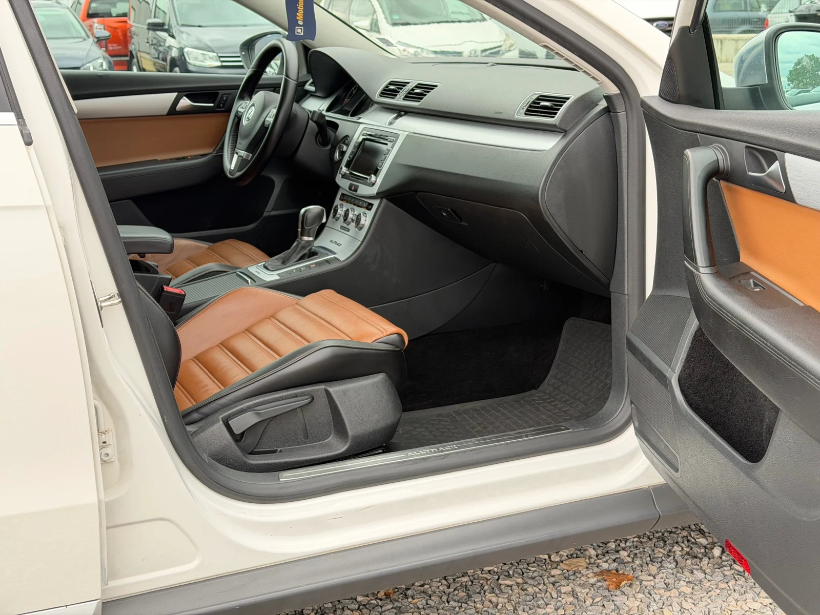 VW Passat ALLTRACK 2.0TDi 177�.� DSG ������ | Mobile.bg � ����������� 12