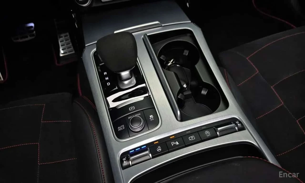 Kia Stinger, снимка 14 - Автомобили и джипове - 56688584