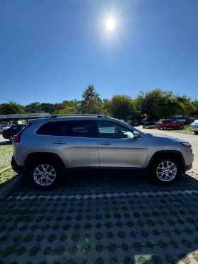 Jeep Cherokee 2.4 ГАЗ 4х4, като нова 50 000 км, снимка 3