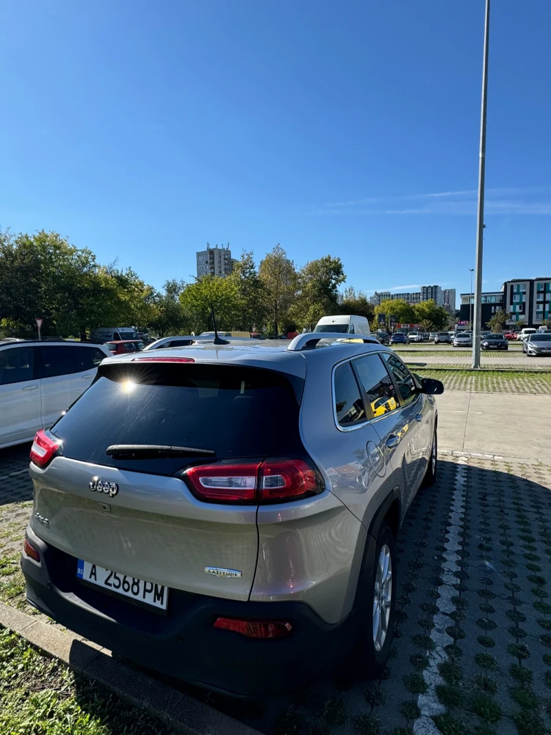 Jeep Cherokee 2.4 ГАЗ 4х4, като нова 50 000 км, снимка 4 - Автомобили и джипове - 47679558