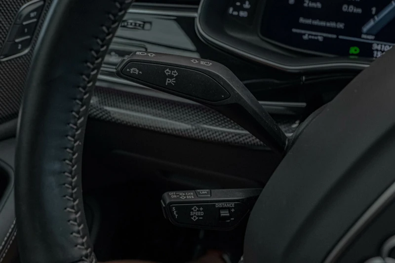 Audi SQ8 4.0TDI/Virtual/Обдухване/Distronic/Bang&Olufsen/4Z, снимка 13 - Автомобили и джипове - 51159403