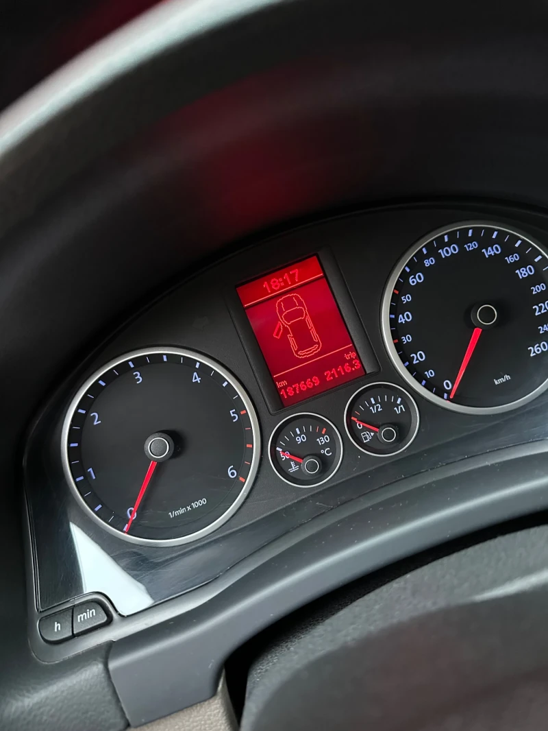 VW Tiguan 4 MOTION, 2.0 Diesel , снимка 13 - Автомобили и джипове - 52358609