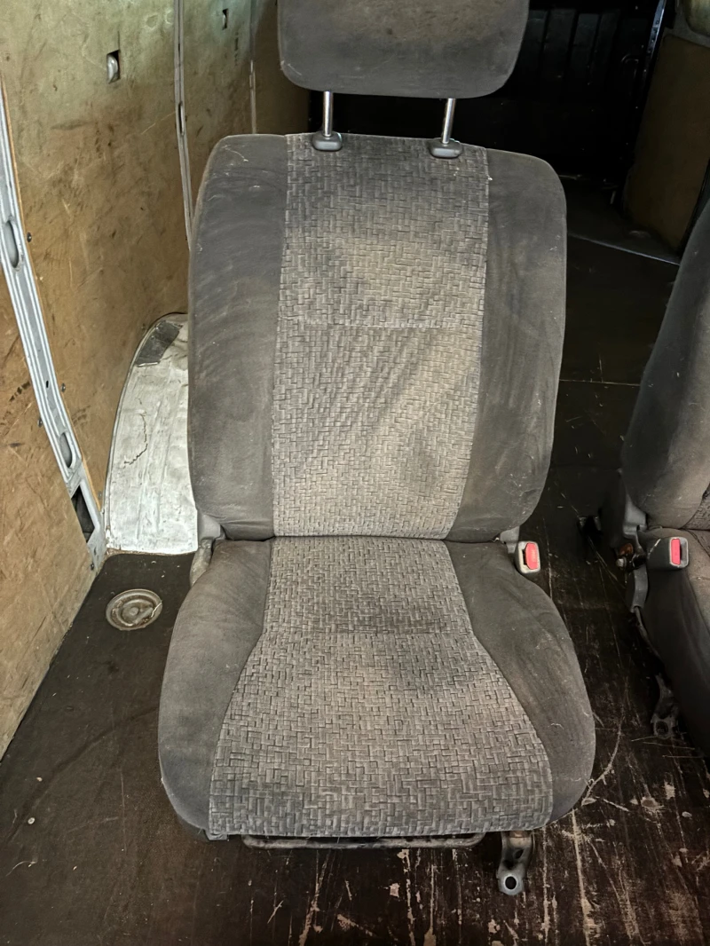 Toyota Land cruiser Седалки!, снимка 2 - Автомобили и джипове - 53083527