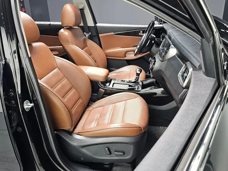 Kia Sorento 2.2 CRDI 4WD - САМО 30% АВАНС, снимка 10 - Автомобили и джипове - 56017297