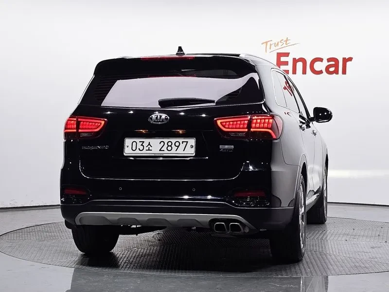 Kia Sorento 2.2 CRDI 4WD - САМО 30% АВАНС, снимка 4 - Автомобили и джипове - 56017297