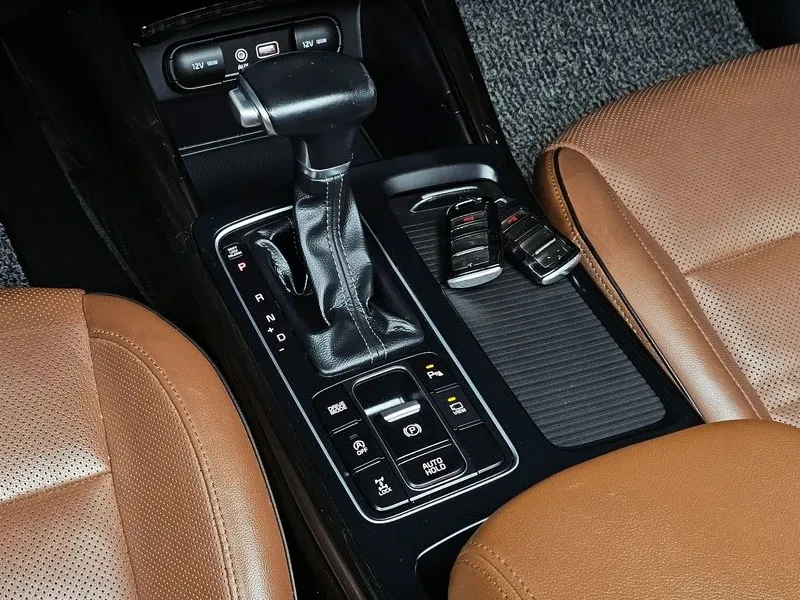 Kia Sorento 2.2 CRDI 4WD - САМО 30% АВАНС, снимка 9 - Автомобили и джипове - 56017297