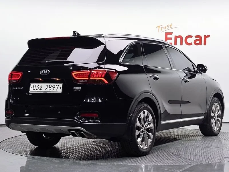Kia Sorento 2.2 CRDI 4WD - САМО 30% АВАНС, снимка 2 - Автомобили и джипове - 56017297