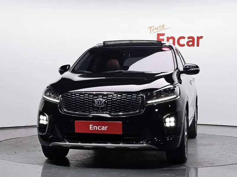 Kia Sorento 2.2 CRDI 4WD - САМО 30% АВАНС, снимка 3 - Автомобили и джипове - 56017297