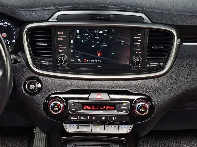 Kia Sorento 2.2 CRDI 4WD - САМО 30% АВАНС, снимка 14 - Автомобили и джипове - 56017297
