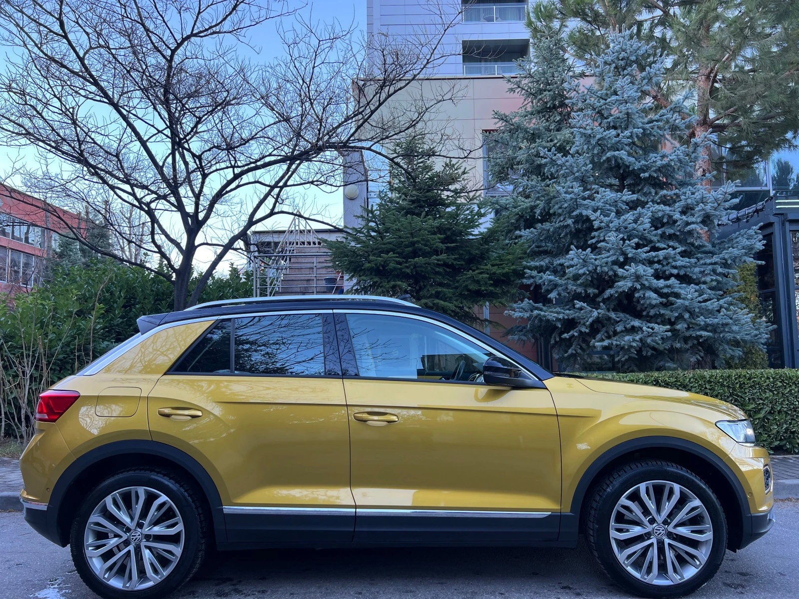 VW T-Roc 2.0TDI PANORAMA/4MATIC/LED/FULL/UNIKAT - изображение 6