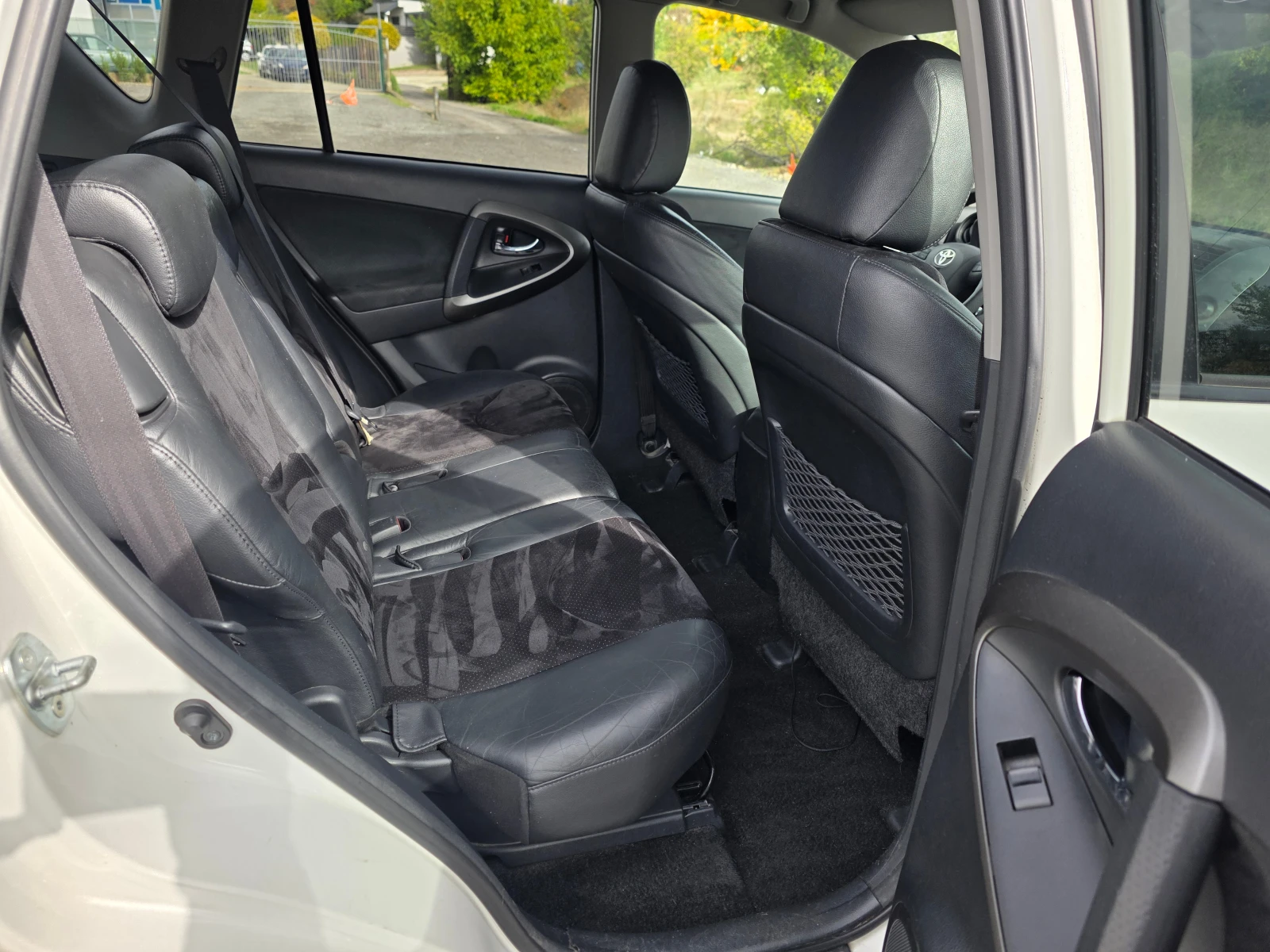 Toyota Rav4 2.2D 175000km CROSSOVER - изображение 9