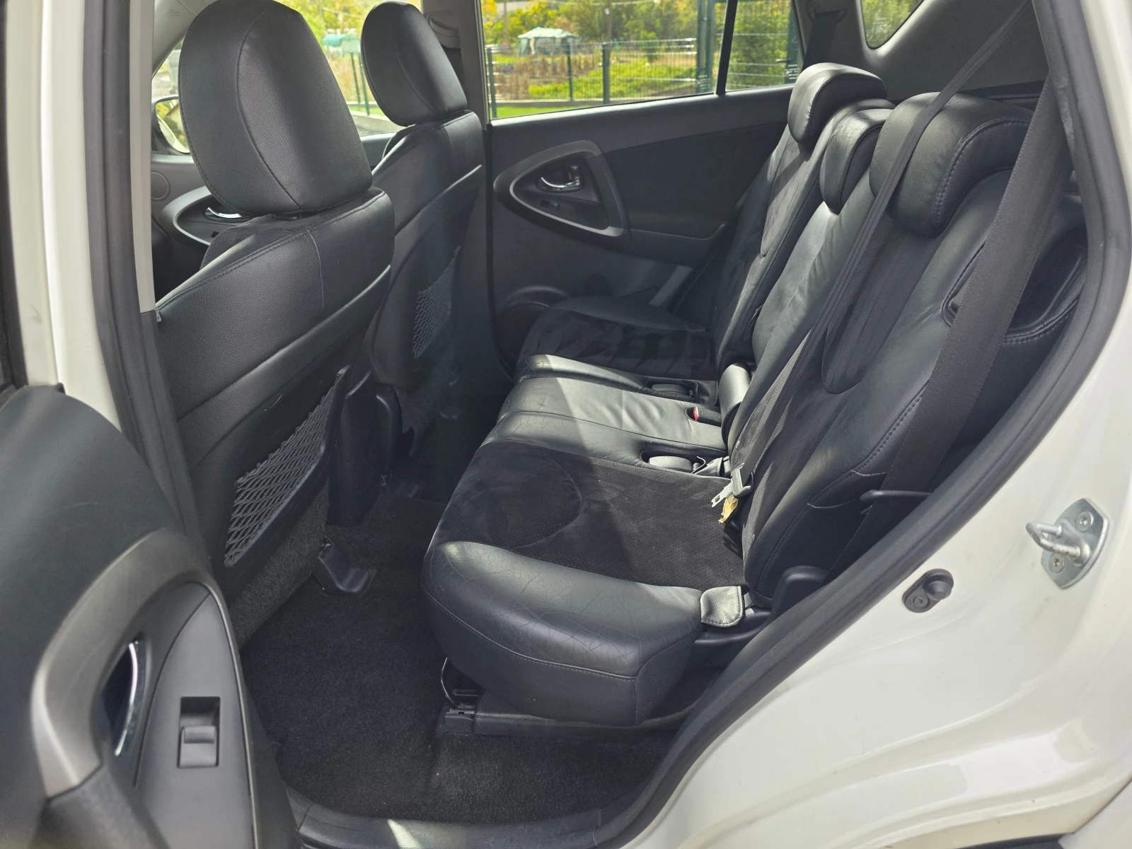 Toyota Rav4 2.2D 175000km CROSSOVER - изображение 10