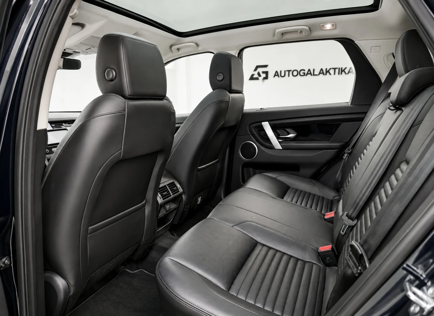 Land Rover Discovery Sport PHEV 309 к.с. 4x4 67 000 км Гаранция до 2029 г., снимка 7 - Автомобили и джипове - 55828718