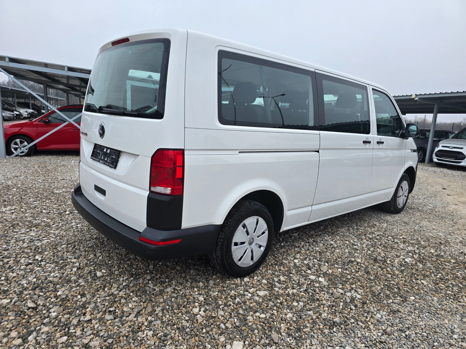 VW Transporter 2.0 TDI 110кс 8+ 1МЕСТА РЕАЛНИ КИЛОМЕТРИ ДЪЛГА БАЗ, снимка 5 - Бусове и автобуси - 53791650